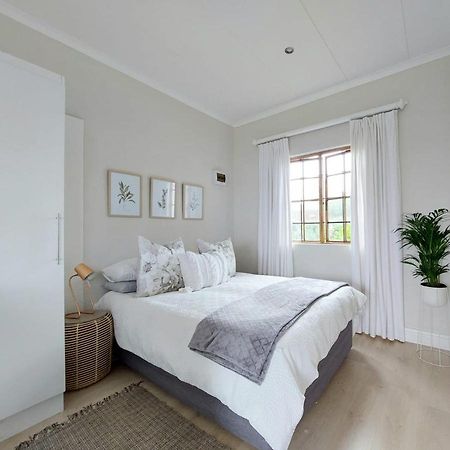 Upmarket Off Grid Cottage On Organic Farm In Secure Estate Howick Esterno foto