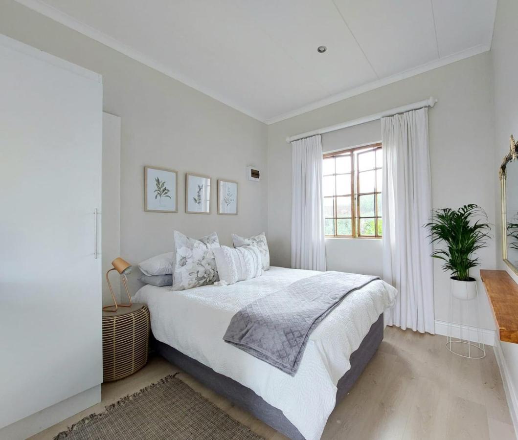 Upmarket Off Grid Cottage On Organic Farm In Secure Estate Howick Esterno foto