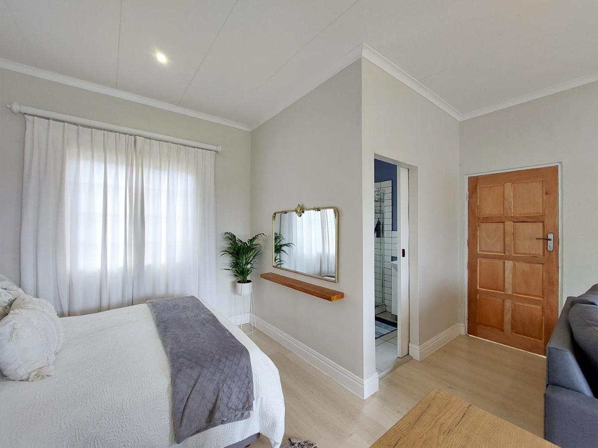 Upmarket Off Grid Cottage On Organic Farm In Secure Estate Howick Esterno foto